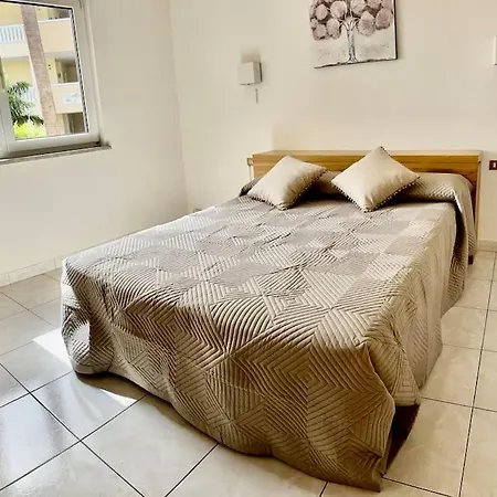 Sunset Apartment, Wi-fi And Swimming Pool Διαμέρισμα *