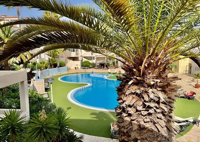 Sunset Apartment, Wi-fi And Swimming Pool 아파트