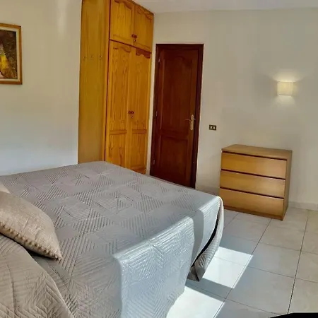 Sunset Apartment, Wi-fi And Swimming Pool Appartement *